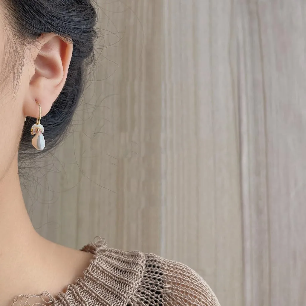 Gold Threader Earrings with Freshwater Pearl & Flower Charms 18K Gold Plated  Dainty Drop Earrings for Women, Elegant Minimalist Statement Jewelry