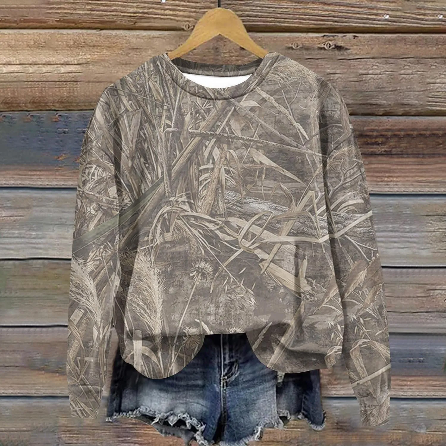 Oversized Camo Sweatshirt For Women Graphic Crewneck Pullover Leaf Print Long Sleeve Tops Fall Clothes 2024