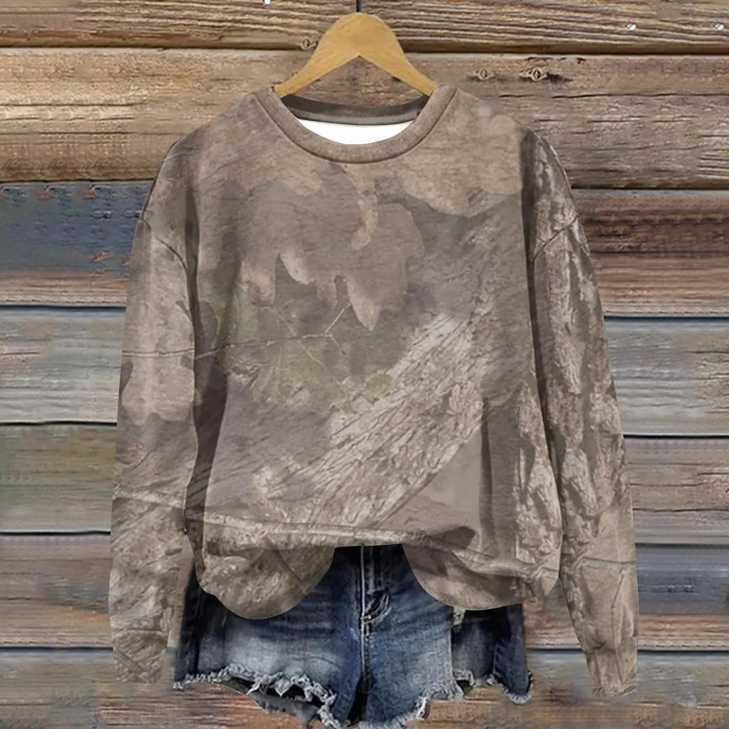 Oversized Camo Sweatshirt For Women Graphic Crewneck Pullover Leaf Print Long Sleeve Tops Fall Clothes 2024