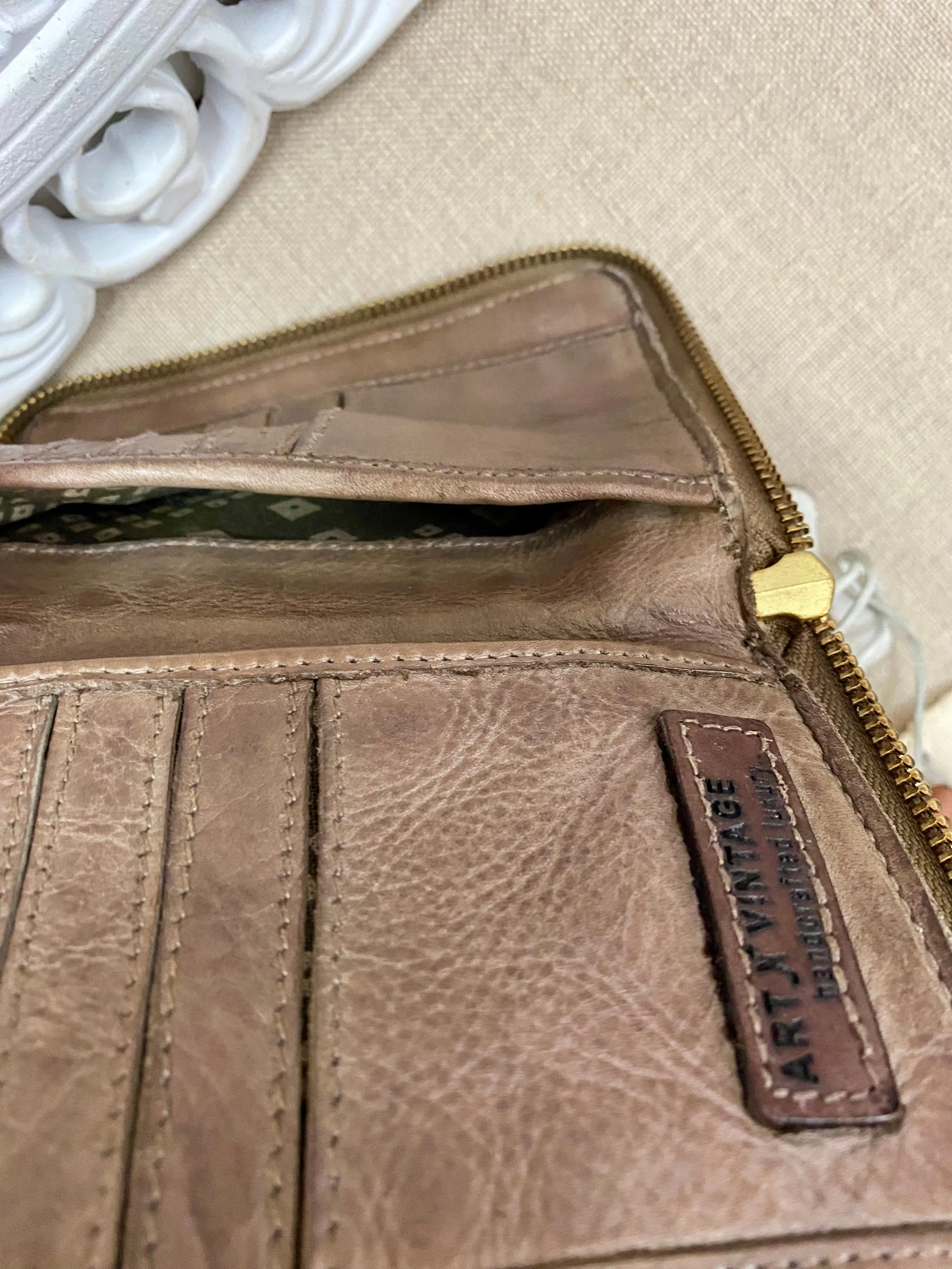 Wilder Wallet - Mud/Olive